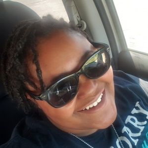 Meet your Posher, Desiree